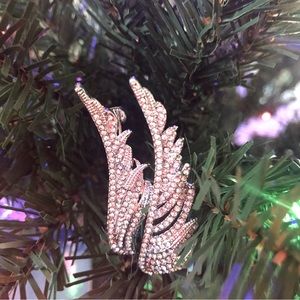 🎄🎄🎄 60% off 🎄Brooch-Pin Angel Wings Silver Rhinestones! NWOT